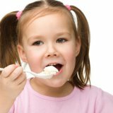 Польза творога для здоровья детей